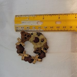Boyds bear resin wearable, bear with x's and hearts